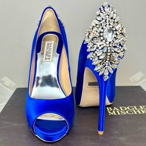 NIB Badgley Mischka Kiara Sapphire Blue Satin Rhinestone Heel Pumps Size 7